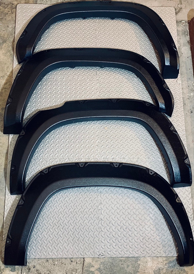 16-17 Toyota Tacoma 5ft bed Fender Flares with Rivets