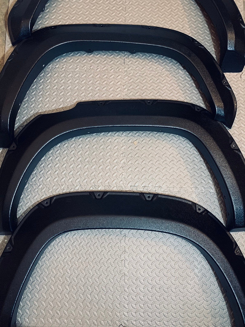16-17 Toyota Tacoma 5ft bed Fender Flares with Rivets