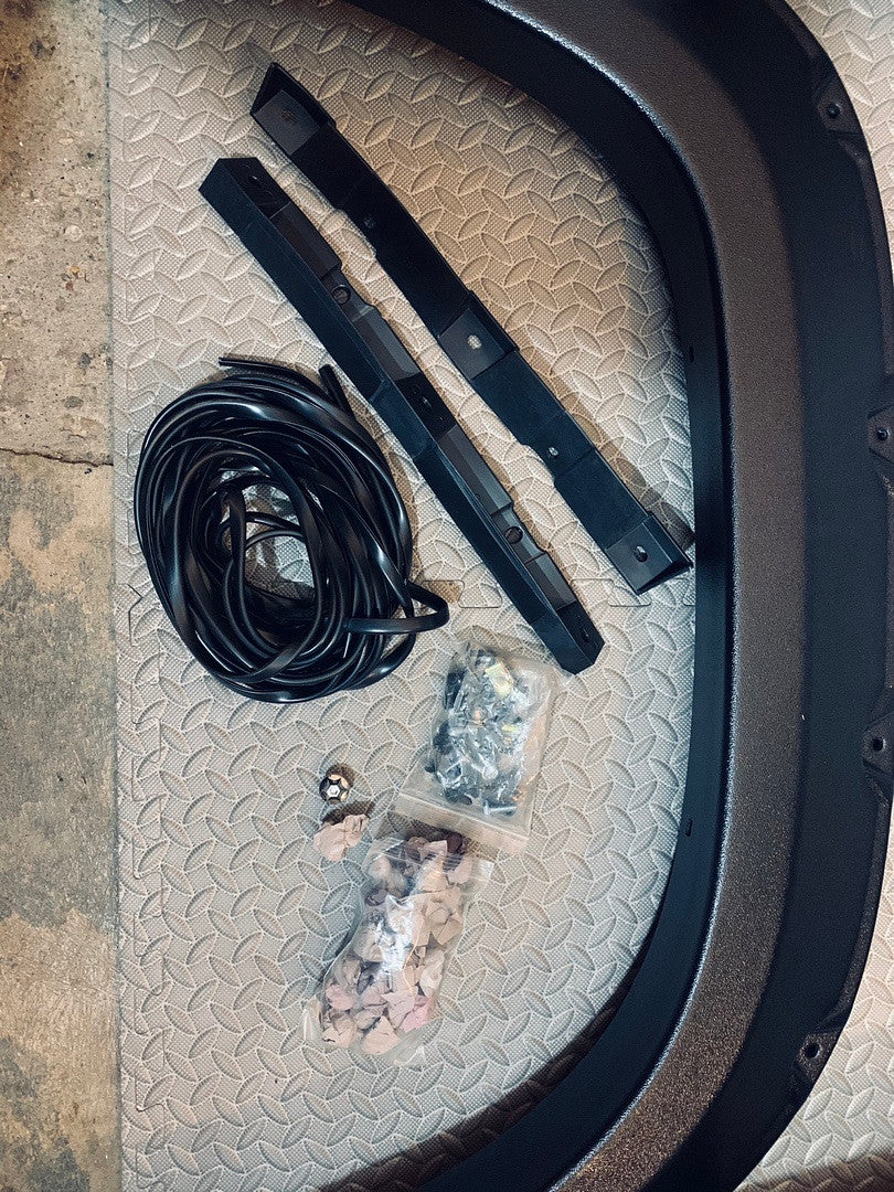 16-17 Toyota Tacoma 5ft bed Fender Flares with Rivets