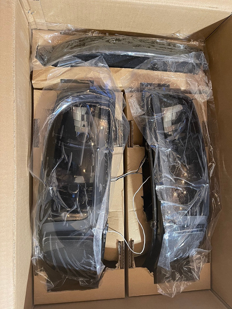 Hl-lb-sierra99-bk-sm-cl1 GMC Sierra / Yukon Smoked LED Headlights For 1999 To 2006