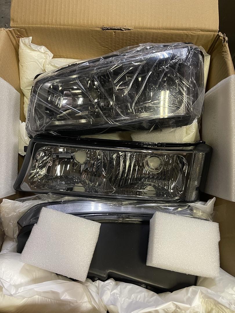 Chevy Silverado / Avalanche Smoked Headlights for 2003 to 2006