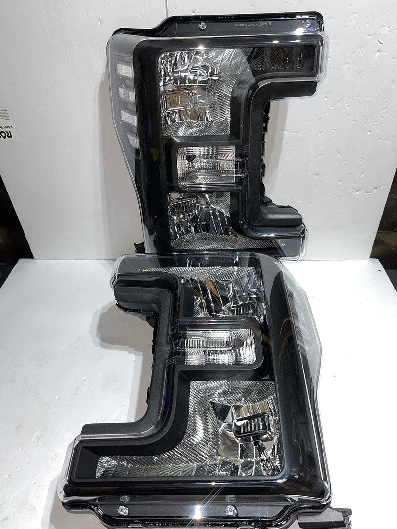 17-20 Ford F-250 / F-350/ F-450/ F-550 Super Duty BlackHousing Headlights