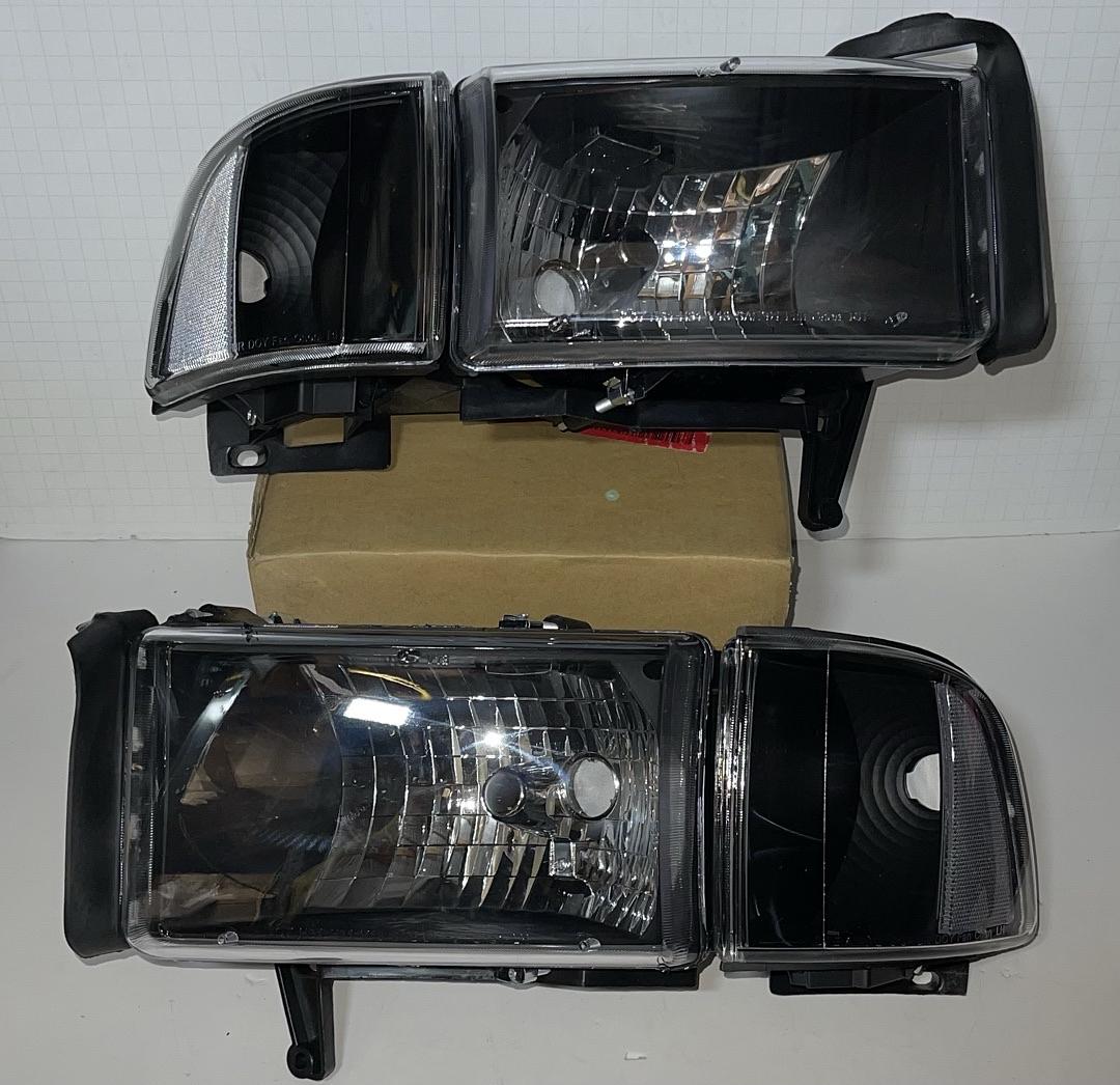 Dodge Ram Black housing Headlights For 1994 To 2001
