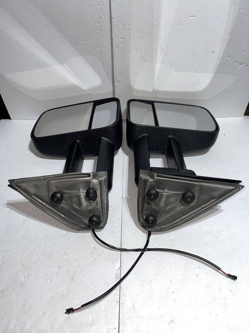 99-06 Towing Mirrors With Blinkers For Chevy Silverado / Tahoe / GMC Sierra / Yukon