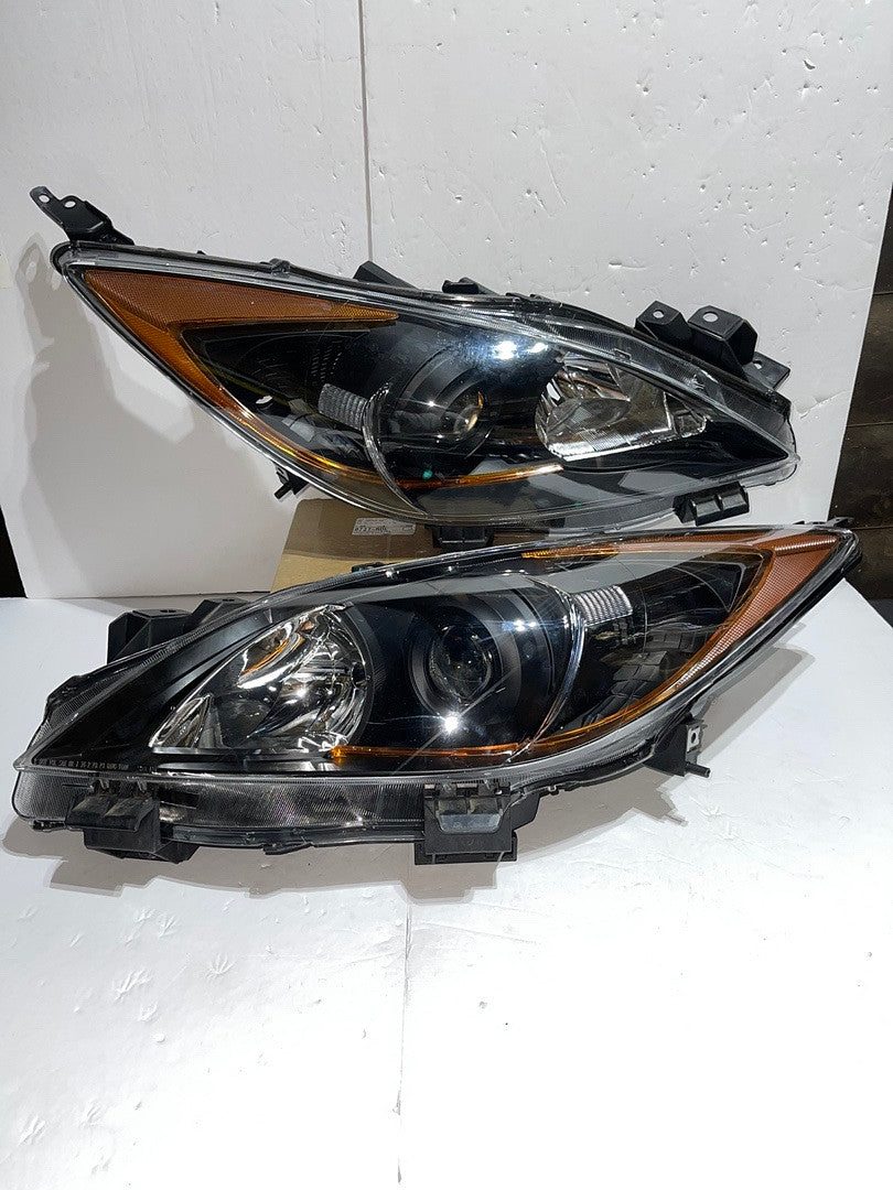 Mazda 3 Black Housing Projector Headlights for 2010 to 2013