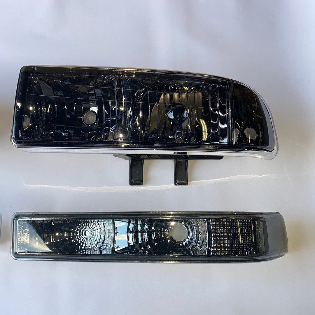 98-04 Chevy blazer / S10 Smoked HOUSING AND Clear Reflector HEADLIGHTS