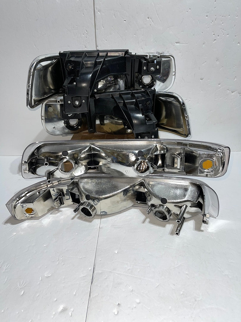 Chevy Silverado / Tahoe / Suburban OEM Style Headlights for 1999 to 2006