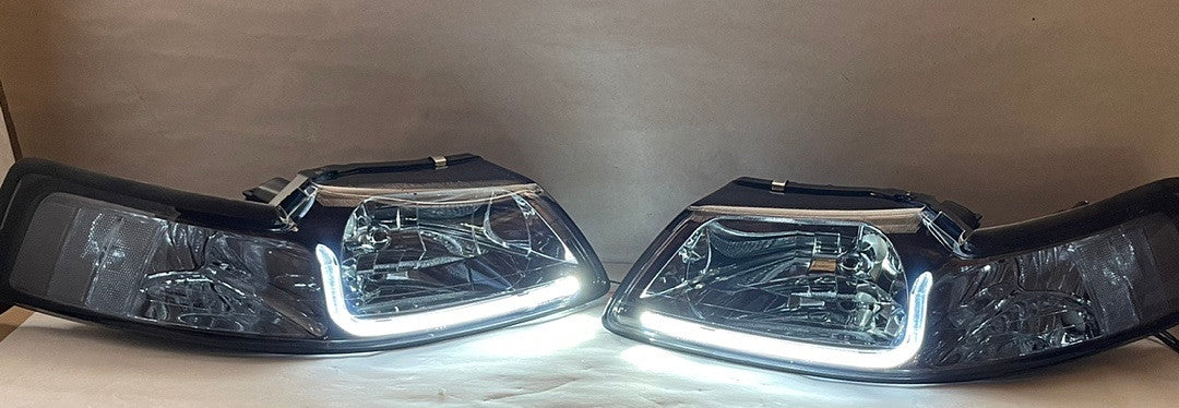 Smoked Lens Clear Corner LED Headlight [For 99-04 Ford Mustang]