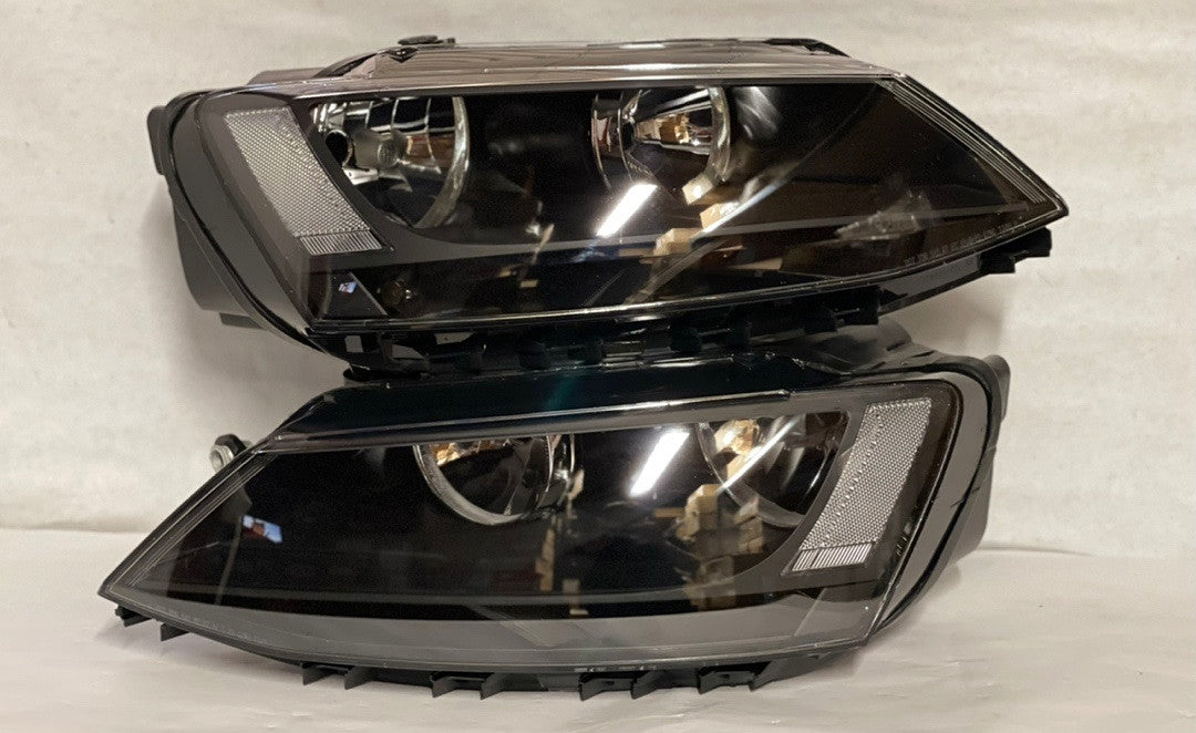 Black Housing Clear Corner Headlights Replacement For 11-18 Jetta 4-Door Sedan