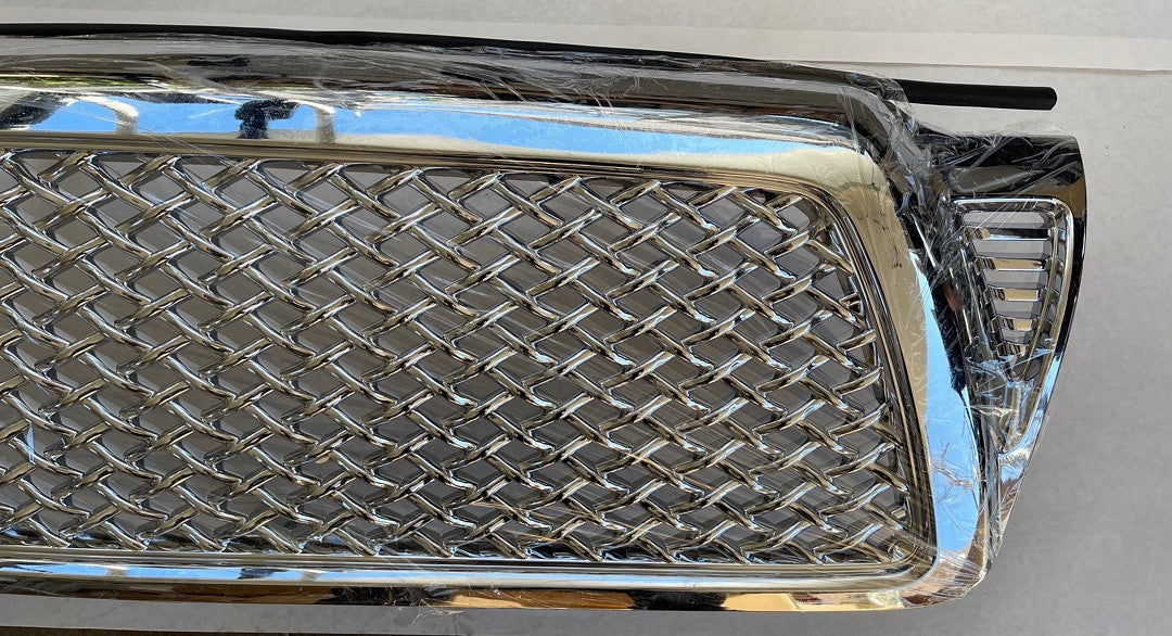 TOYOTA TACOMA GRILLE 05 -11 (JDM DRAGOM MESH)