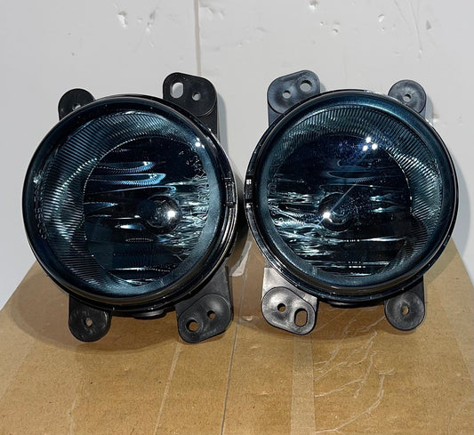 . 05-10 Chrysler 300 C SRT8 07-18 Jeep Wrangler JK Smoked Lens Fog Lights - W/Light Bulbs