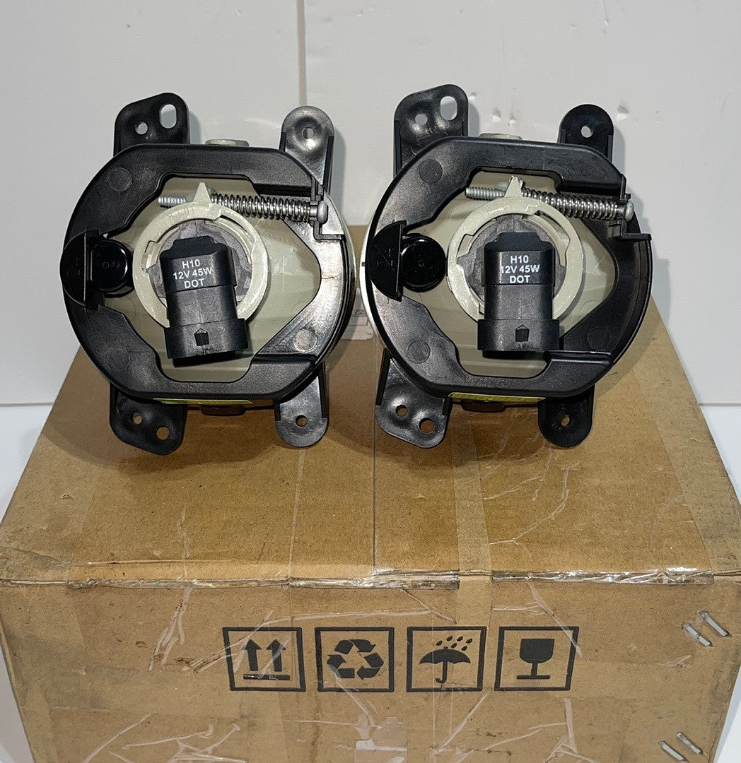 . 05-10 Chrysler 300 C SRT8 07-18 Jeep Wrangler JK Smoked Lens Fog Lights - W/Light Bulbs
