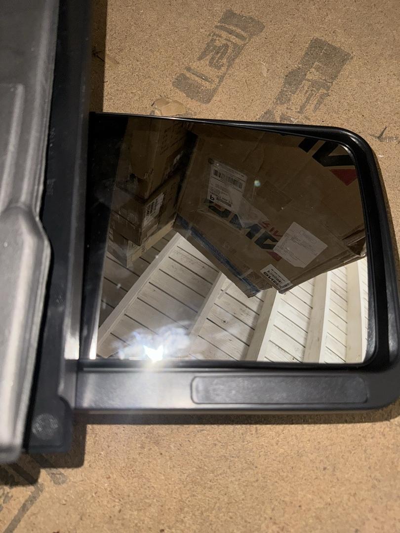 . Manual Right Mirror for Ford F-150 for 2004 to 2014