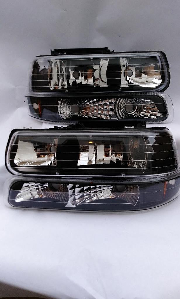 99-02 Silverado BLACK HOUSING AND AMBER HEADLIGHTS