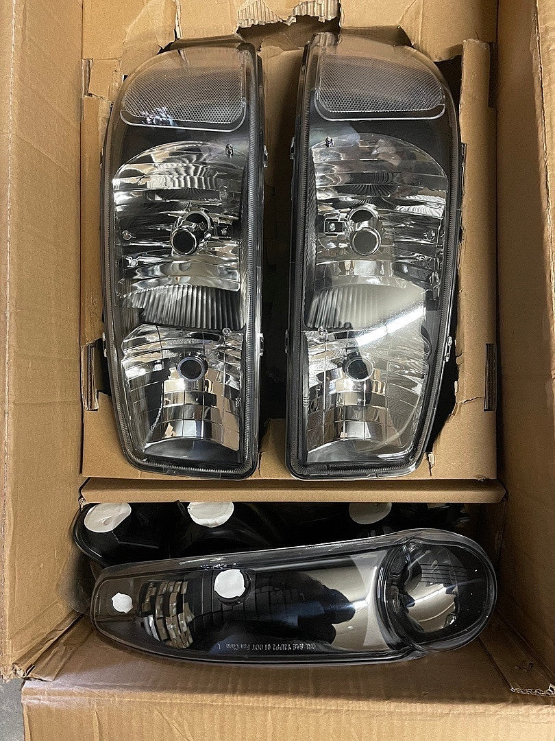 GMC Sierra Denali / Yukon Denali Black Housing Headlights For 1999 To 2006