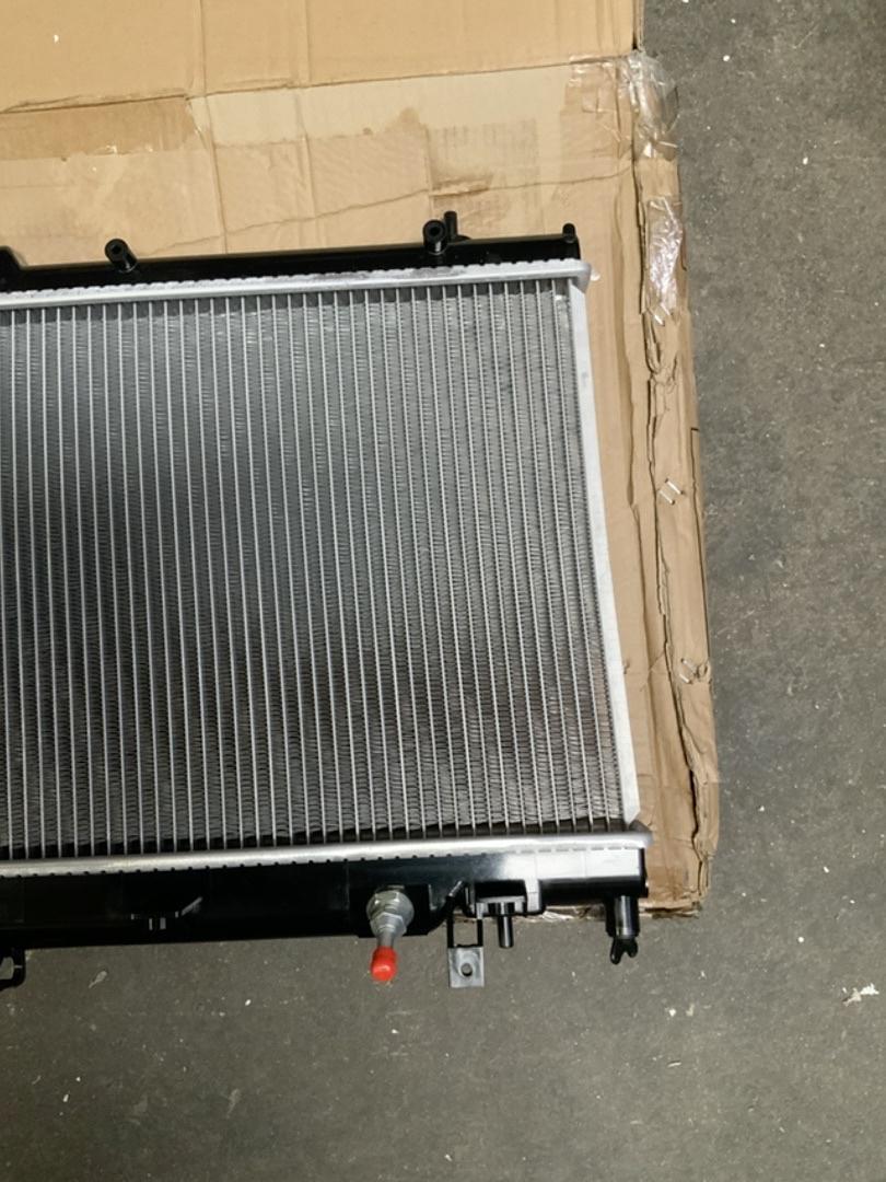 OE Style Direct Fit Radiator 00-04 Subaru Legacy NEW