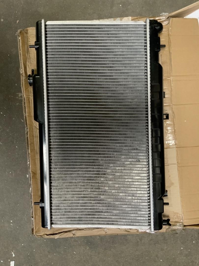OE Style Direct Fit Radiator 00-04 Subaru Legacy NEW