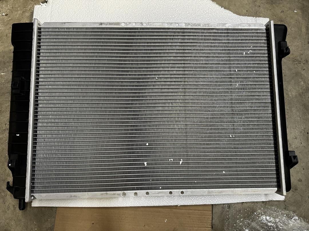 CHEVROLET CORVETTE 1997-20045.7 Fits Automatic Transmission Models Factory Style Aluminum Cooling Radiator