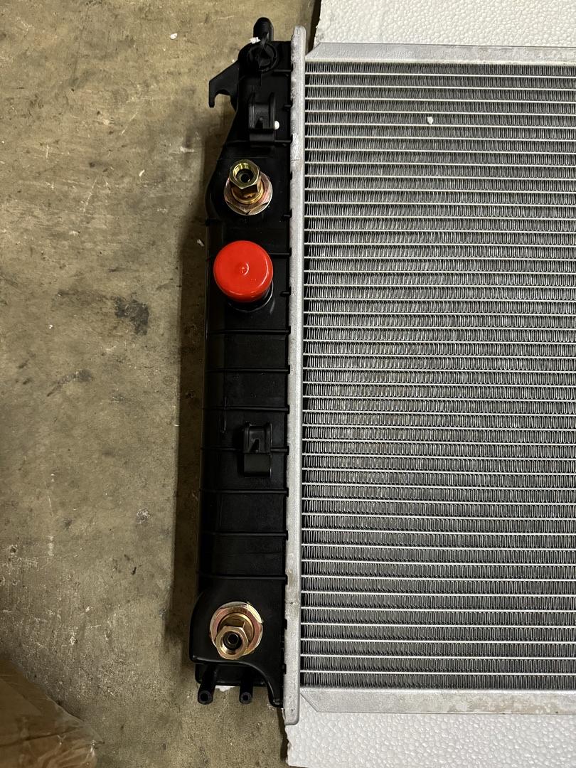 CHEVROLET CORVETTE 1997-20045.7 Fits Automatic Transmission Models Factory Style Aluminum Cooling Radiator
