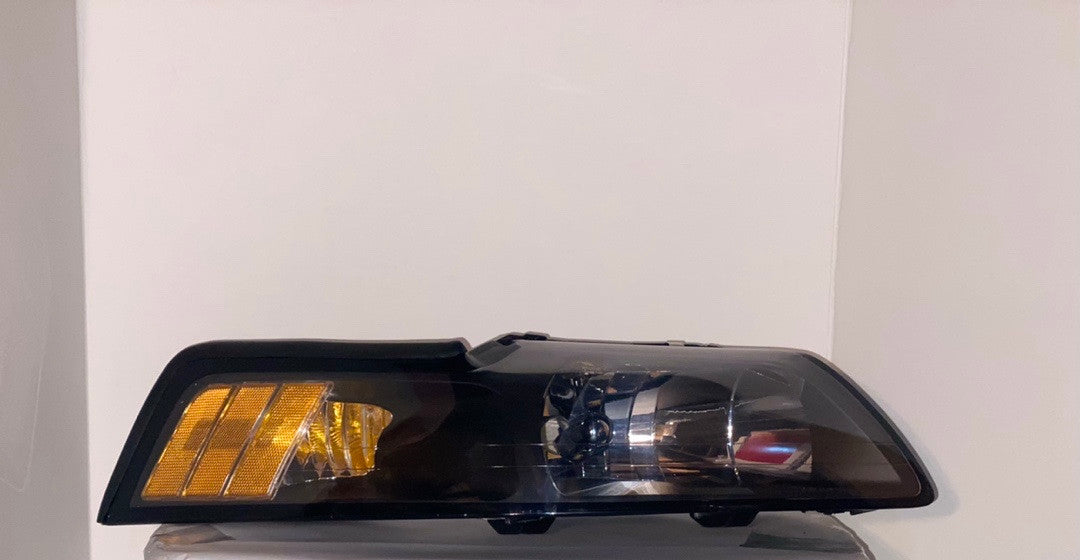 99-04 Ford Mustang Black housing / clear reflectors