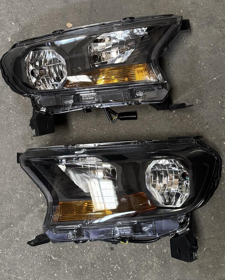 Headlights 19-21 Ranger XL XLT Clear Reflector Clear Lens Black Housing