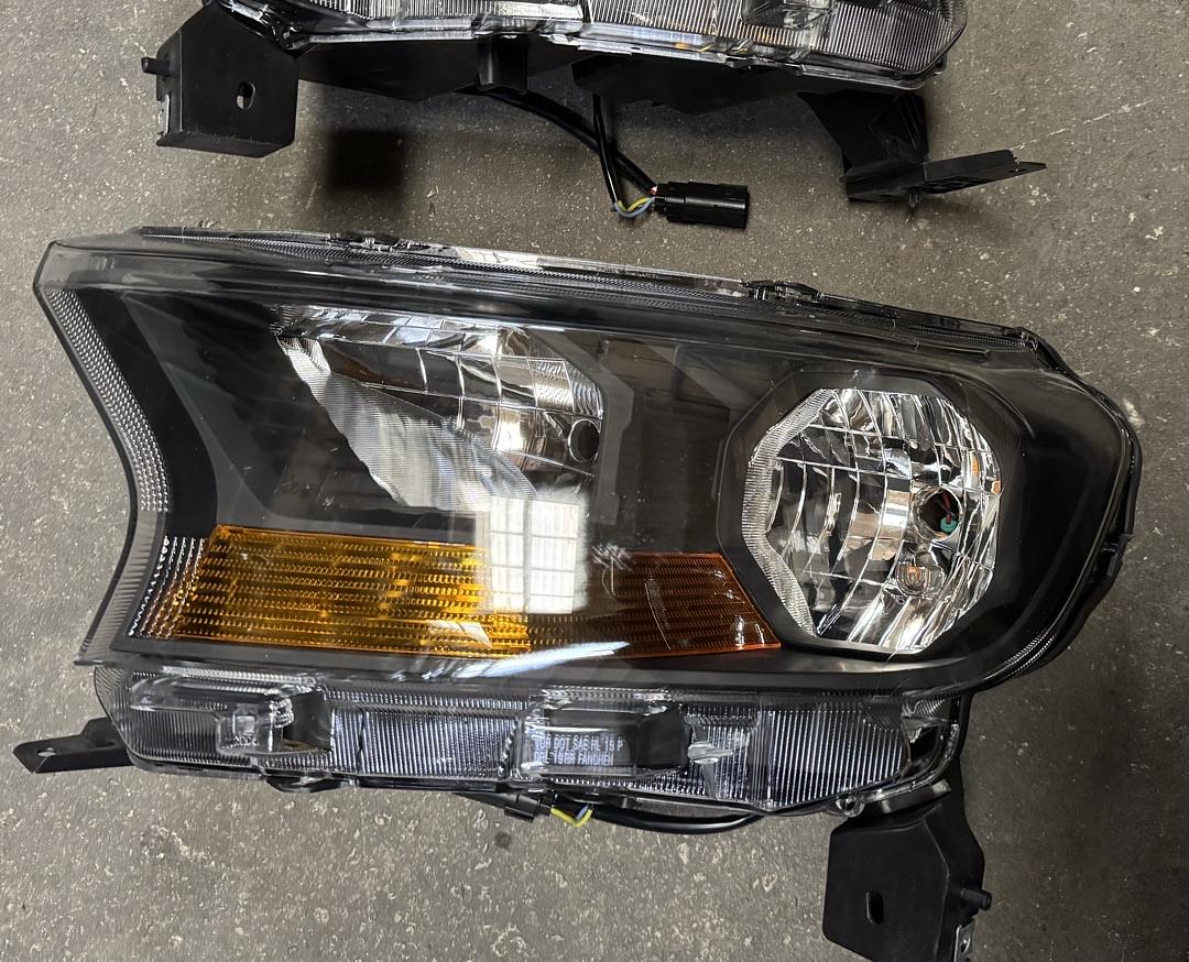 Headlights 19-21 Ranger XL XLT Clear Reflector Clear Lens Black Housing