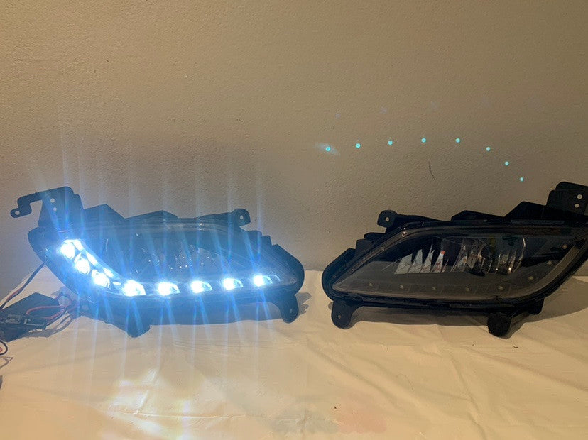 12-16 Hyundai Veloster Pair of Bumper Driving Fog Lights w/White LED DRL (Black Housing. Does not fit turbo model