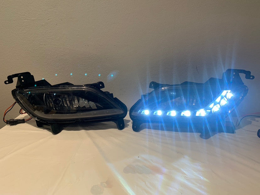 12-16 Hyundai Veloster Pair of Bumper Driving Fog Lights w/White LED DRL (Black Housing. Does not fit turbo model