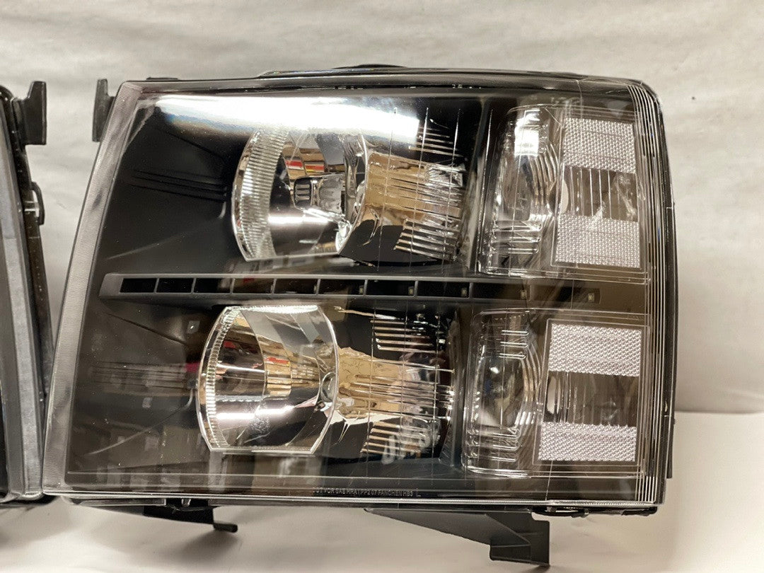 R HL-LED-CSIL07-BK-CL1 07 - 13 Chevy Silverado LED Headlights
