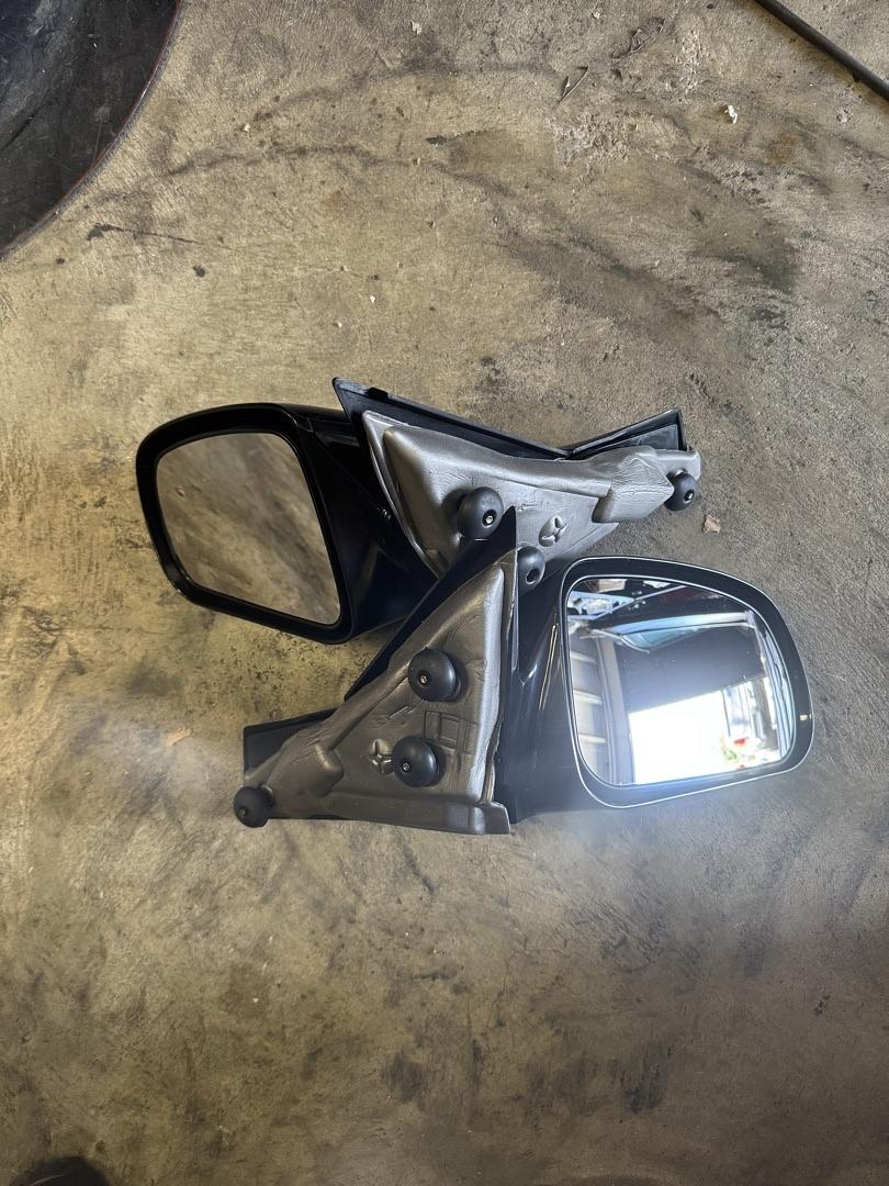 06-10 Hyundai Sonata left and right