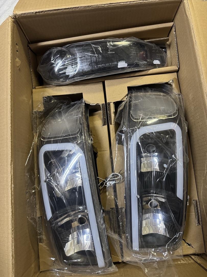 GMC Sierra Denali / Yukon Denali LED Black Housing Headlights for 1999 to 2006