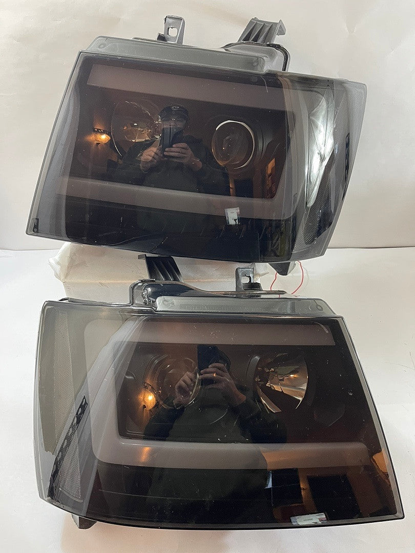 OB/ Refurbished HL-HPL-CSA07-BK-SM-CL1 Sequential Signal LED DRL Projector Headlights Replacement For 07-13 Avalanche