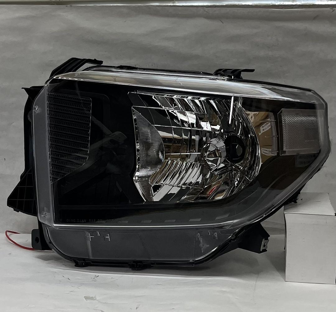 14-17 Toyota Tundra Black housing with clear reflector headlights