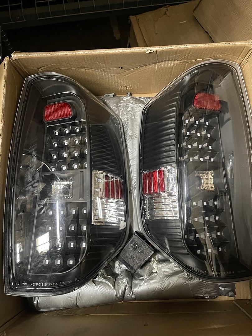 Ob TL-TTU15-LED-BK-CL 14-18 Toyota Tundra LED Black/ Clear Tail Lights