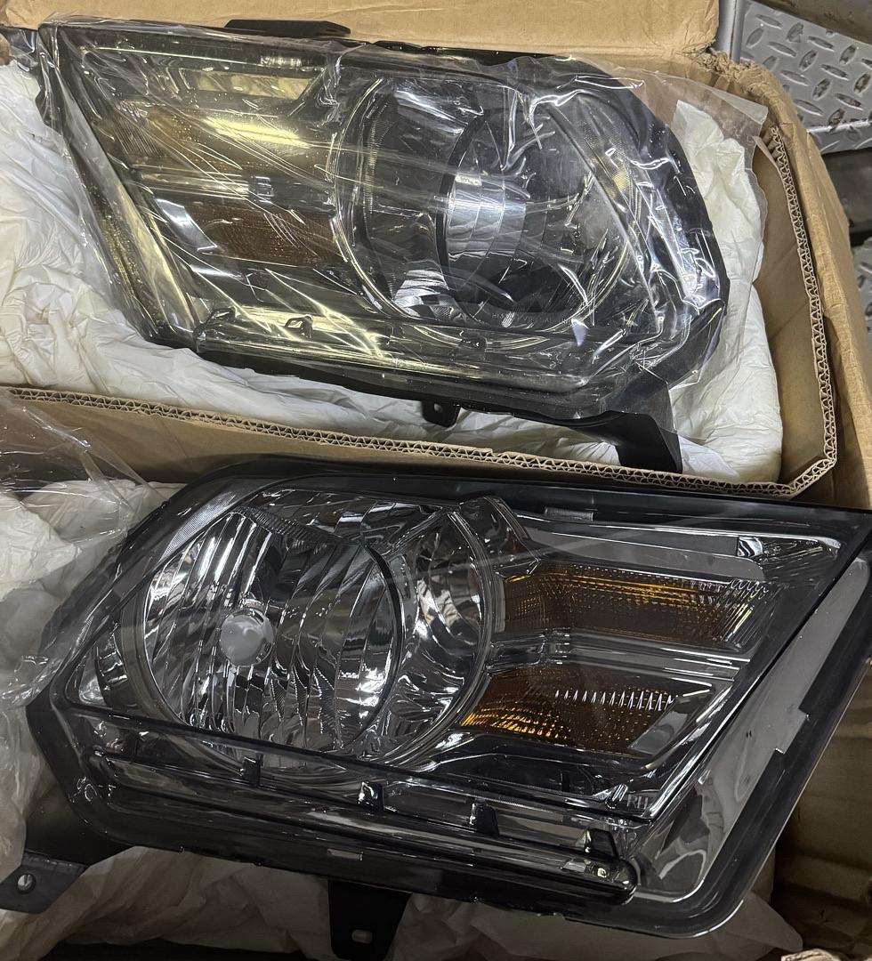 HL-OH-FM10-SM-AM 10-14 Ford Mustang Smoked Amber Headlights Replacement