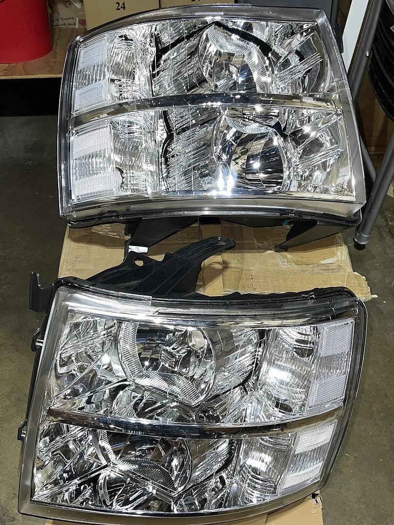 07 - 13 Chevy Silverado Chrome Clear Headlights