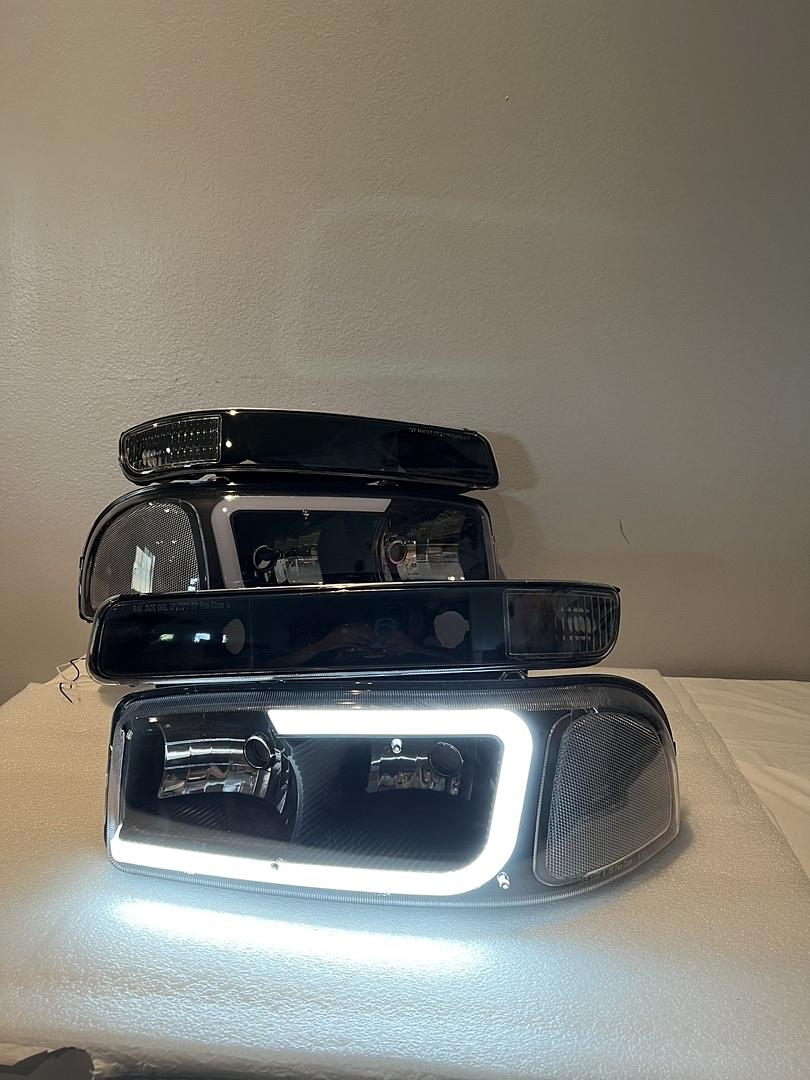 99-06 Sierra 1500/2500/3500 00-06 Yukon No Denali Trim
