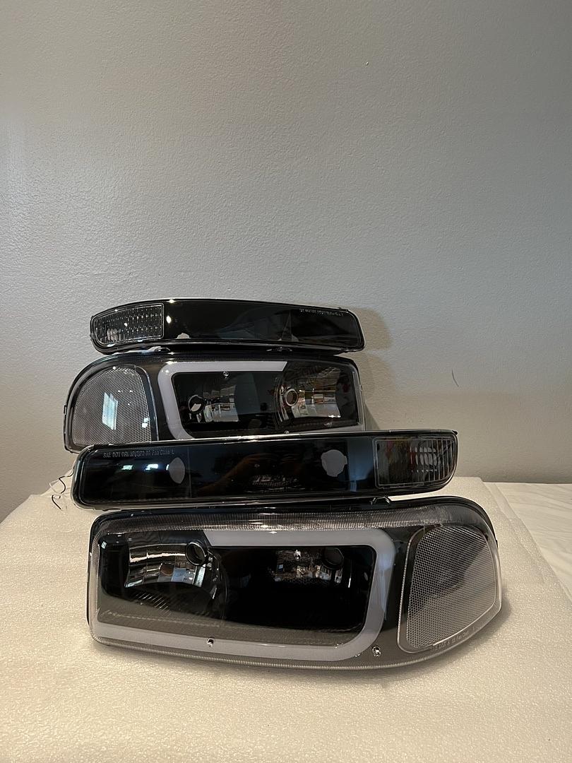 99-06 Sierra 1500/2500/3500 00-06 Yukon No Denali Trim