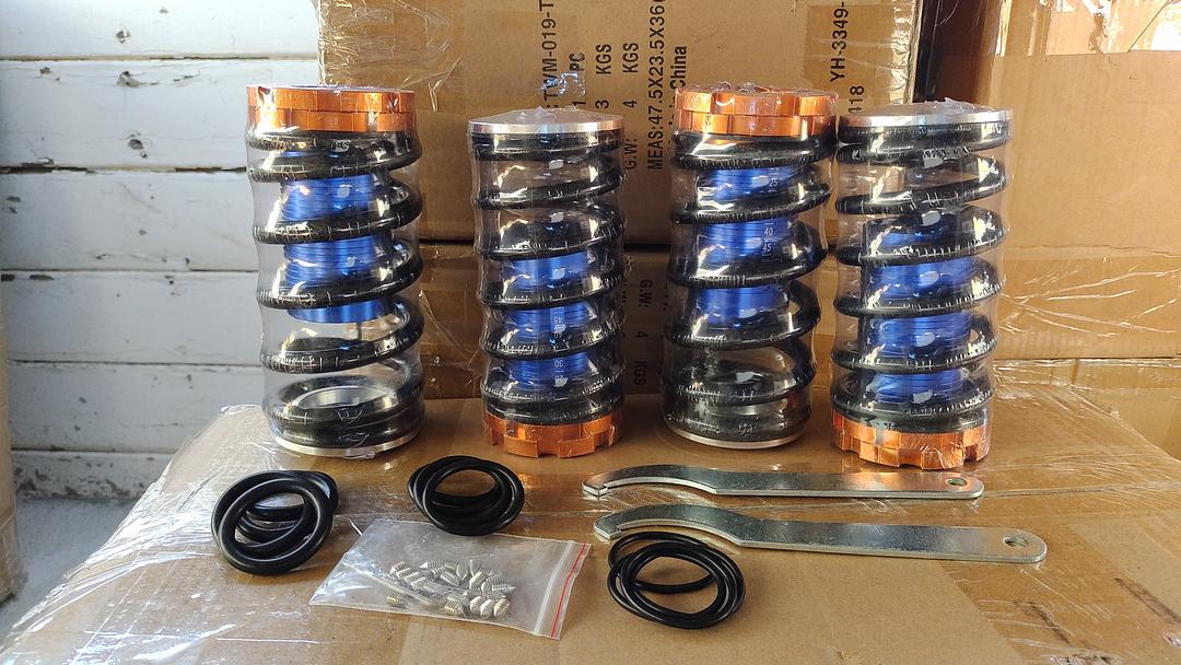 88-91 Honda CRX/90-01 Acura Integra/88-00 Honda Civic 93-97 Honda Del Sol Black Coilovers