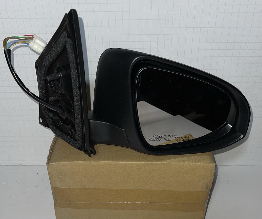 . Toyota Corolla Passenger Side Power / Heat / Signal Mirror for 2014 to 2019