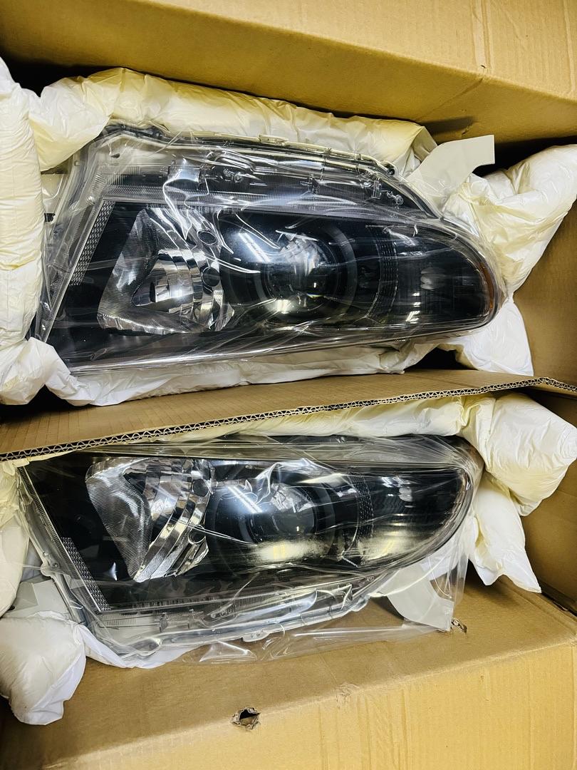 11-13 Highlander Black Housing Amber Corner Projector Headlights Replacement