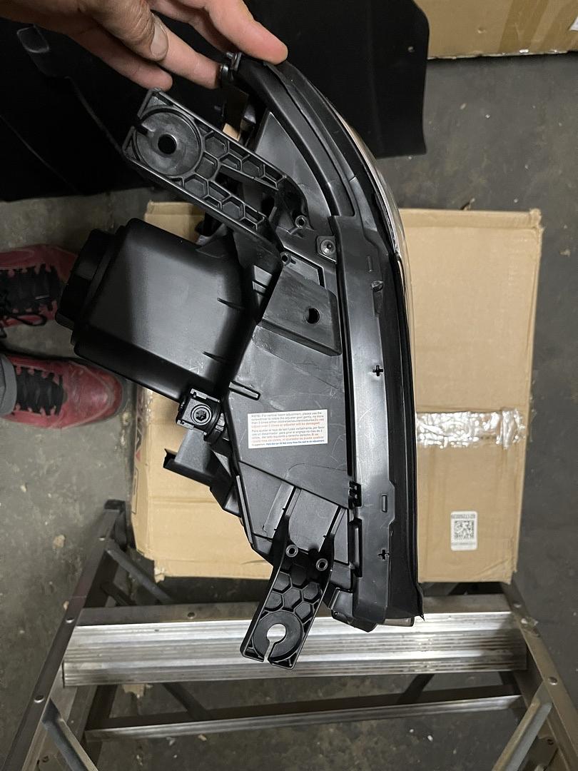 As IS Oem-hl-0057-l 14-15 gmc sierra amber black housing left side headlight non led drl and for halogen bulb only