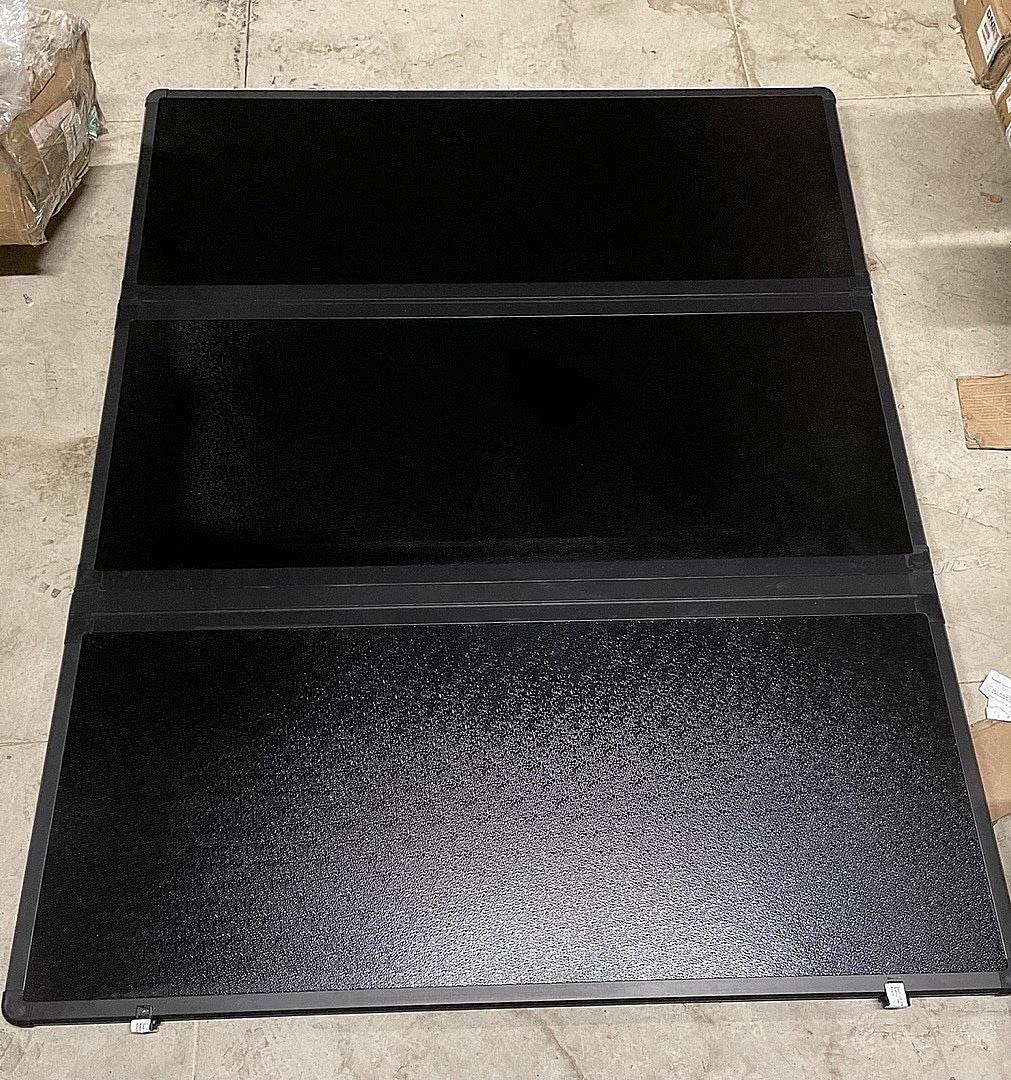 07-18 Chevy Silverado GMC Sierra 5.8ft Bed Cover