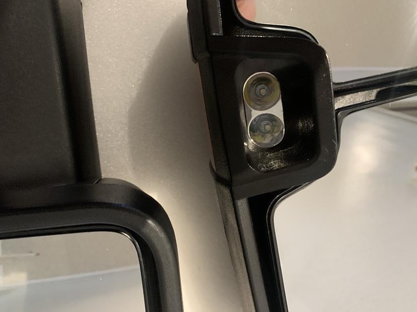 Manual Adjustment Mirrors LED Turn Signal Lights