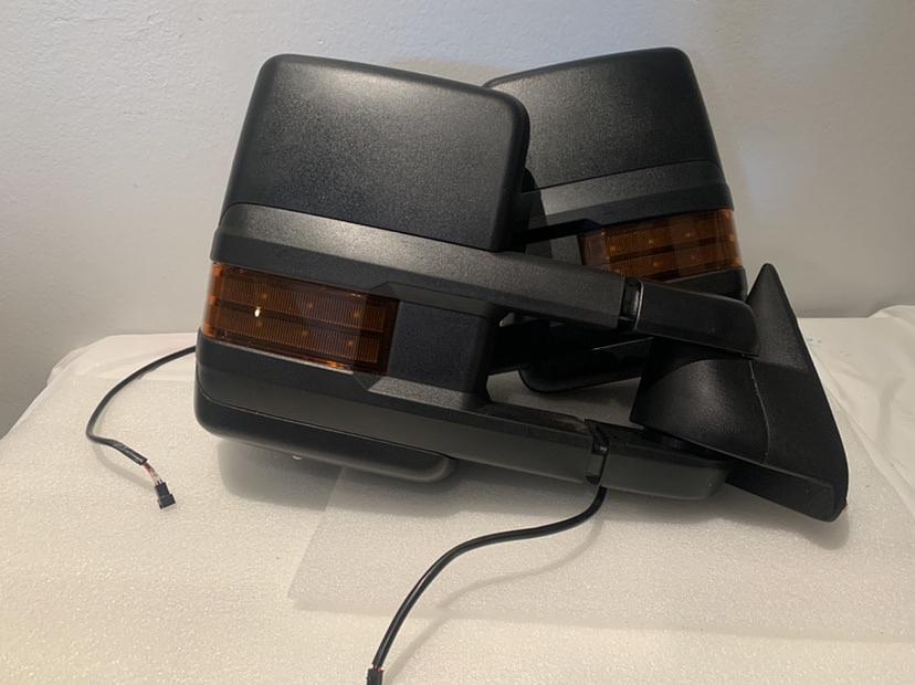 Manual Adjustment Mirrors LED Turn Signal Lights