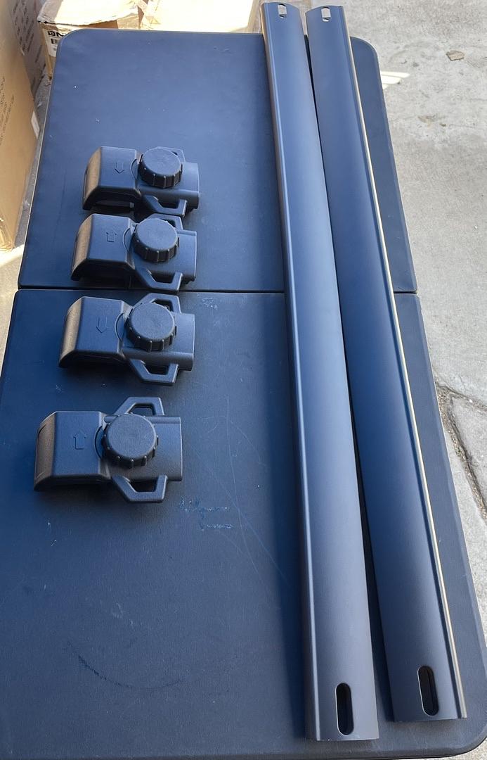 . Jeep Renegade Roof Cross Bars for 2015 to 2019