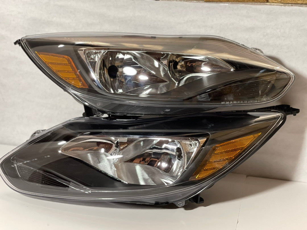 12-14 Ford Focus Black Housing Amber Amber