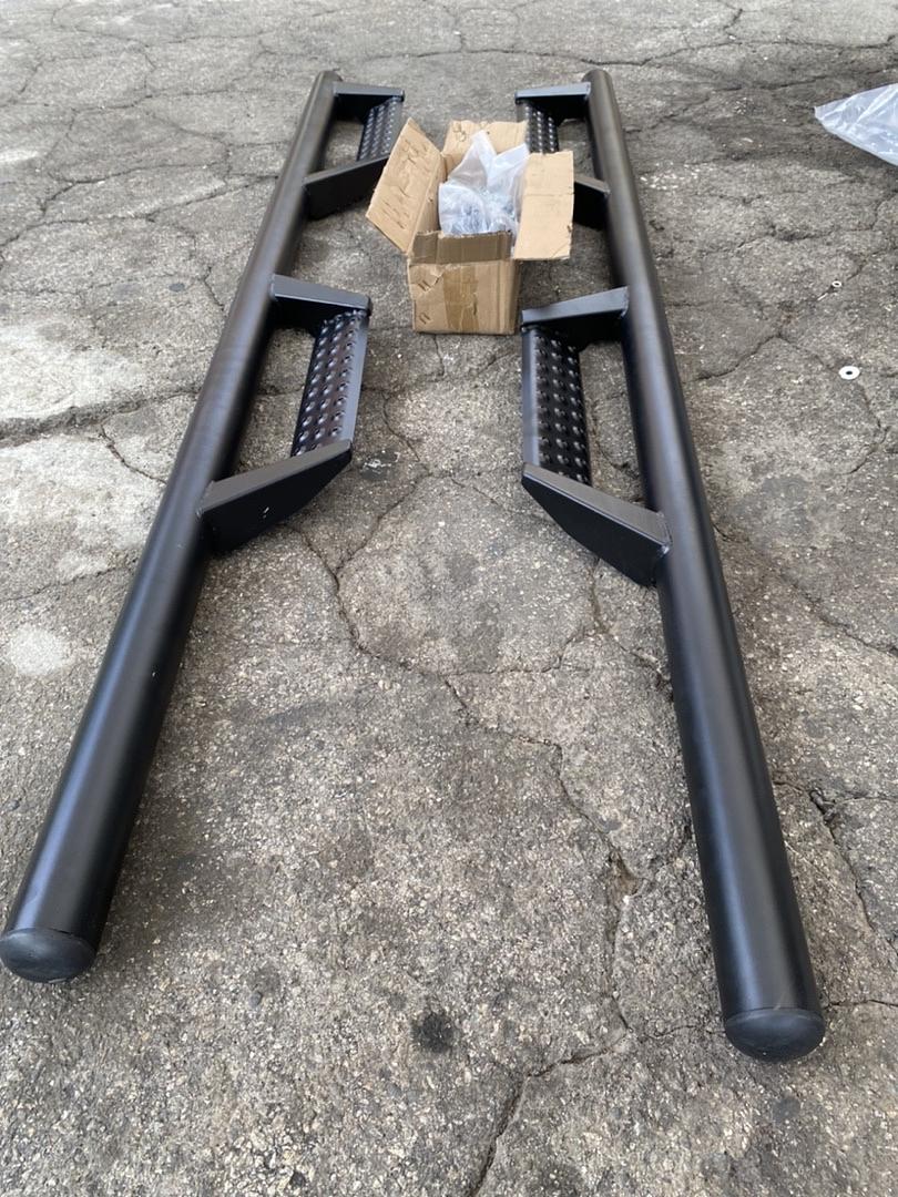 18 on Jeep Wrangler JL 4dr Black running boards (side steppers)